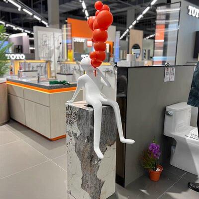 现代轻奢大型摆件落地抽象雕塑艺术品红色卡通人物落地灯创意展厅