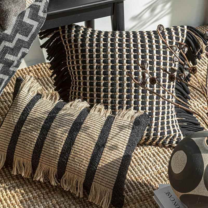 中古侘寂风高级感抱枕手工麻绳布艺大靠枕编织样板间民宿飘窗靠垫