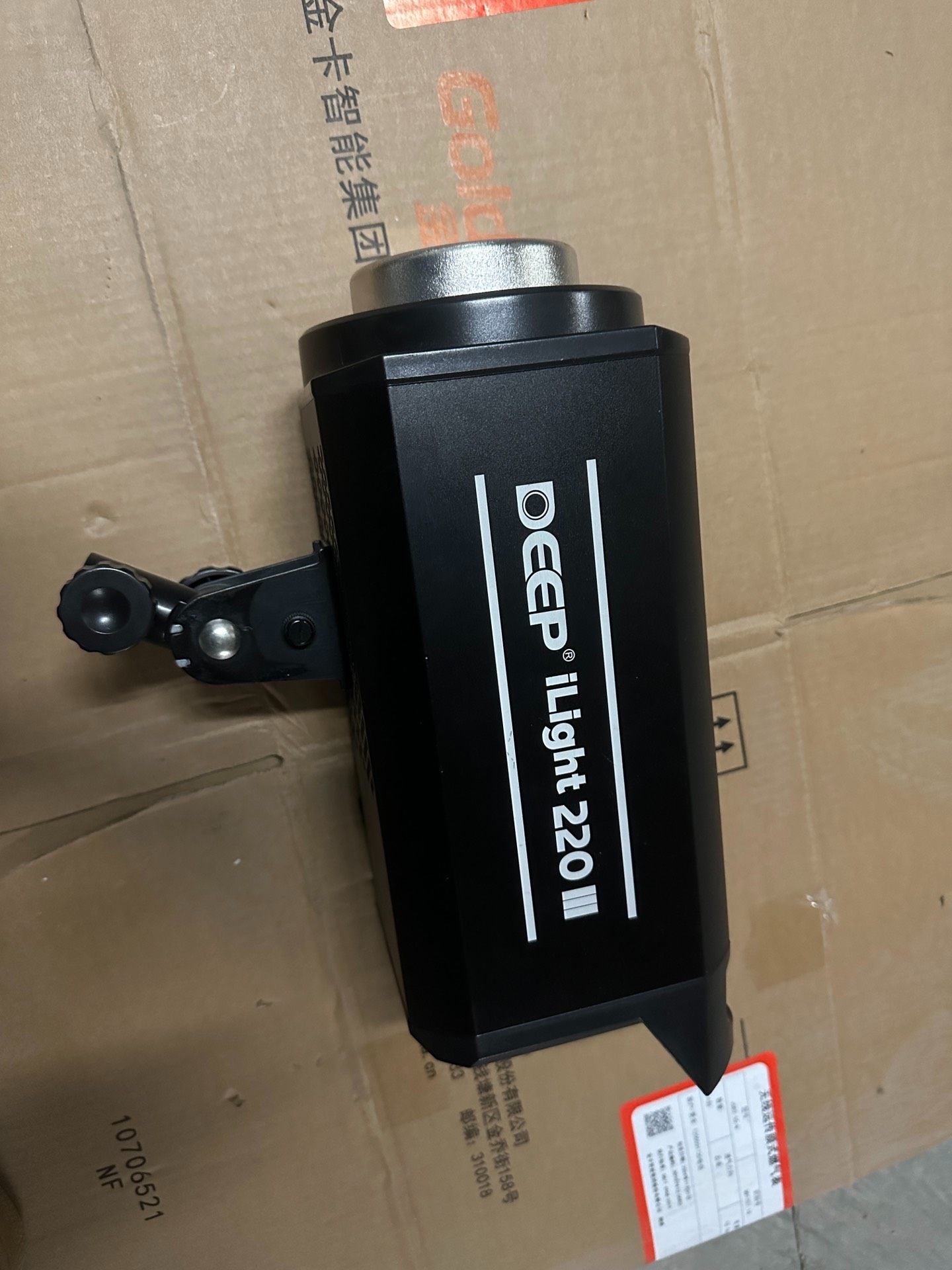 德普deep 220III补光灯 成色很好，功能正常，上面实