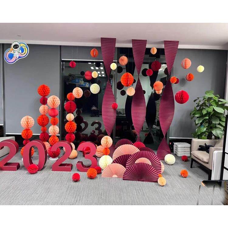 国庆节红色折纸折扇子半圆中国风婚庆婚礼美陈橱窗复古装饰道具