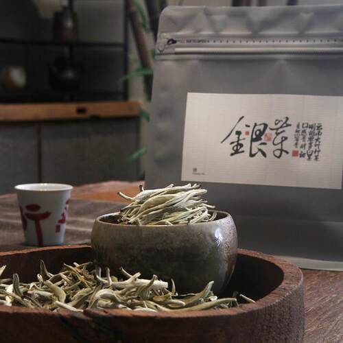 新疆包邮白茶白毫银针春茶头采单芽月光白茶散装花果香云南白茶茶