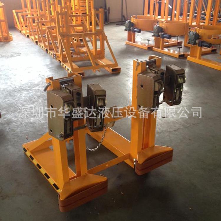重型油桶夹具叉车属具桶夹鹰嘴式油桶夹双鹰嘴抓桶器