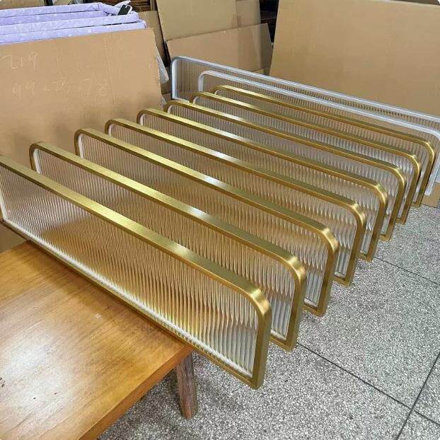 餐厅半墙长虹玻璃屏风不锈钢装饰围栏矮墙轻奢铁艺藤编镂空矮隔断