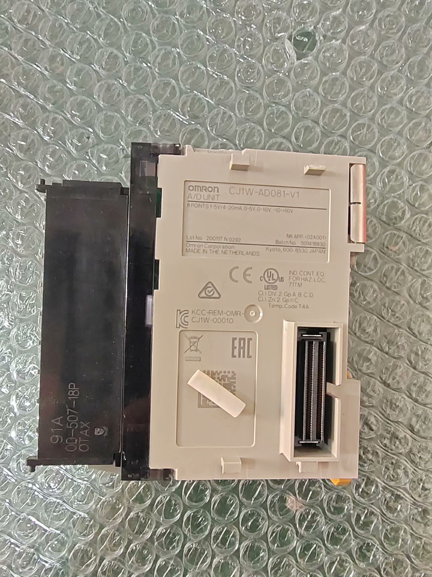 OMRON 欧姆龙  CJ1W-AD081-V1  实物拍摄