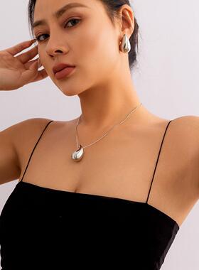 Droplet pendant necklace glossy large tear drop necklace