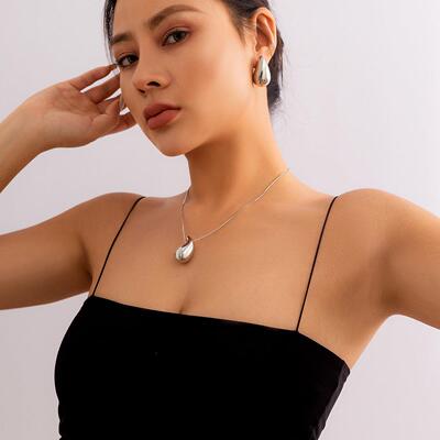 Droplet pendant necklace glossy large tear drop necklace