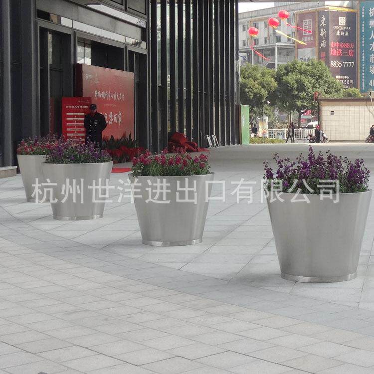 专业生产不锈钢花盆组合花箱户外挡车花钵(杭州野风现代项目)