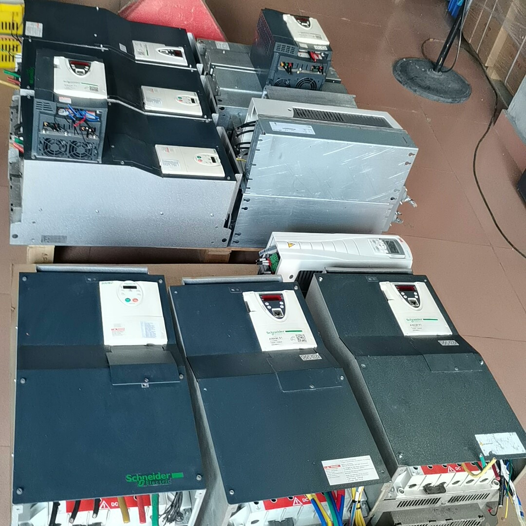 施耐德变频器61系列 75KW  55KW  37KW