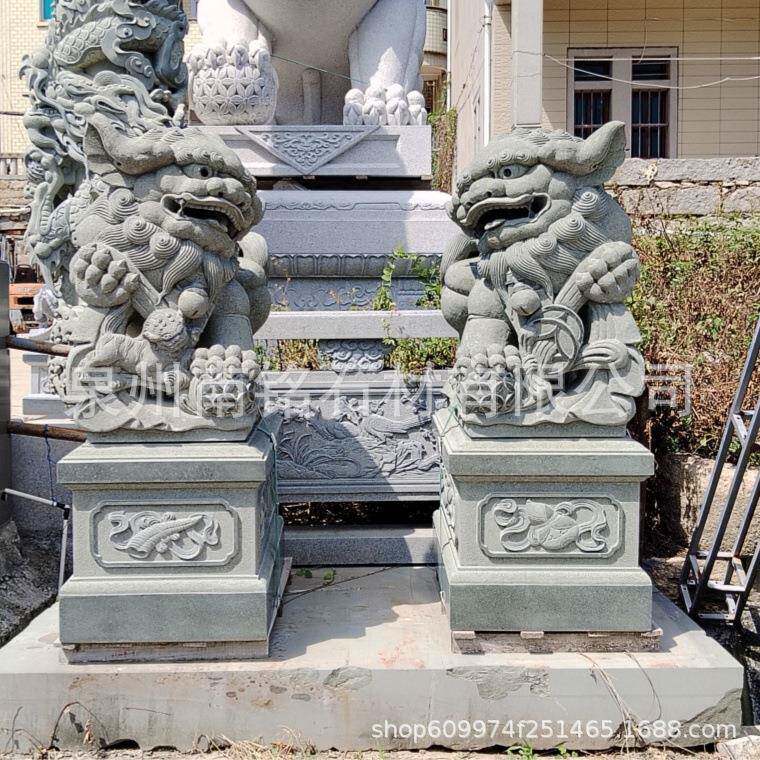 墓前精雕石狮子 青石献钱狮喜狮一对 石材南狮潮州狮门口摆件摆设
