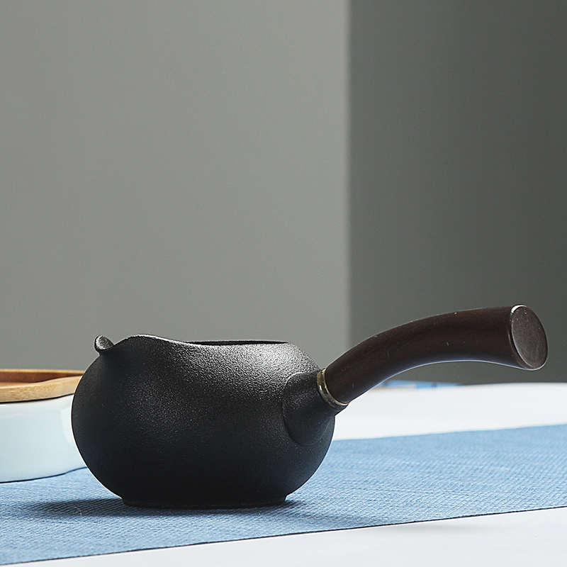 黑檀木炳公道杯功夫茶海景德镇粗陶分茶器侧把公杯日式木柄公道杯