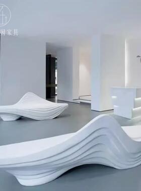 玻璃钢休闲长凳户外公园波浪靠背坐凳商场公共区异形弧形长条座椅