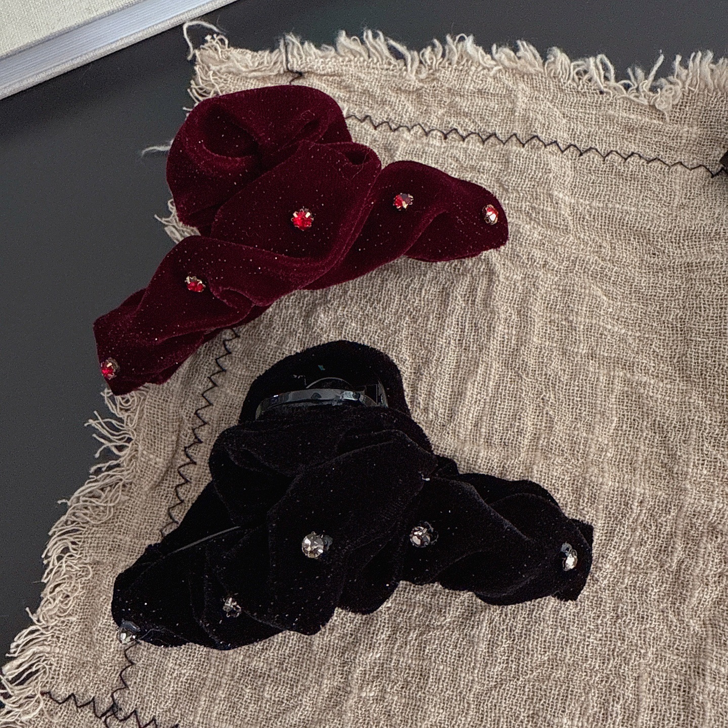 后脑勺秋冬气质丝绒水钻褶皱发夹