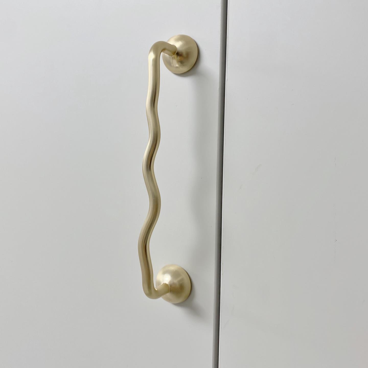 波浪形家用柜门拉手锌合金轻奢现代简约螺丝安装家具抽屉衣柜把手