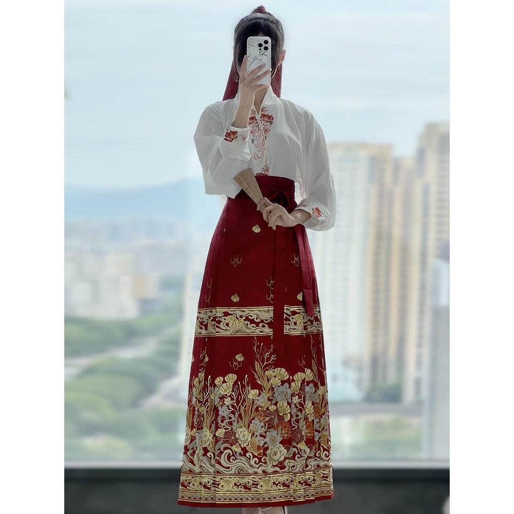 新中式套装女春秋2025新款国风日常通勤明制汉服衬衫马面裙两件套
