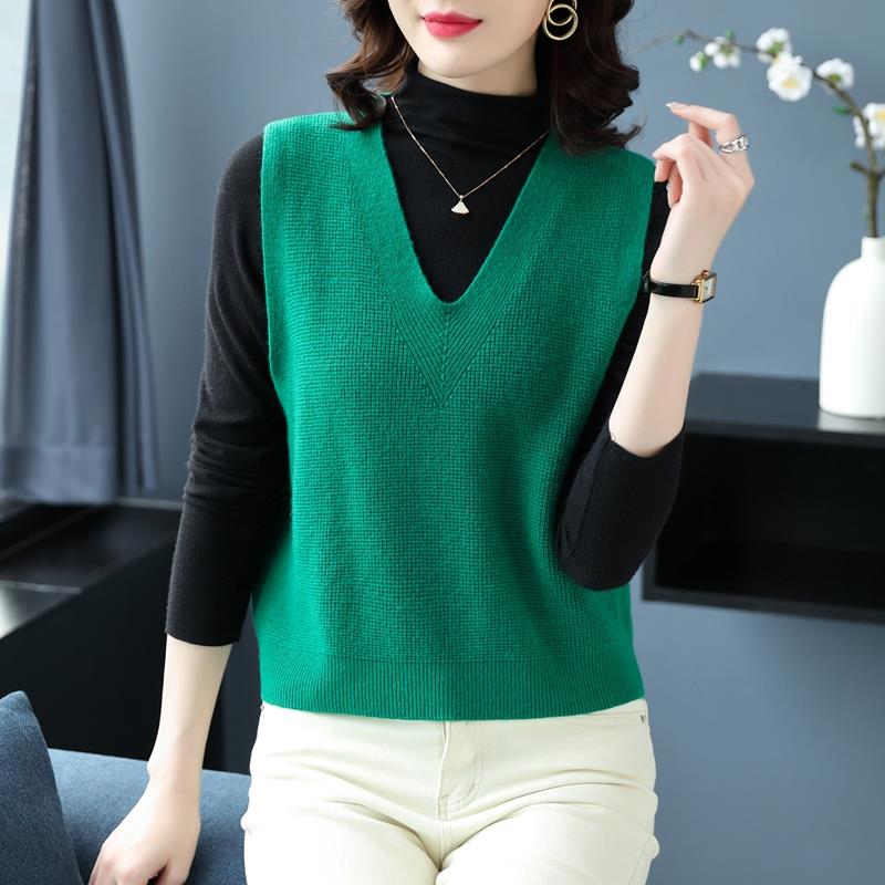 v领针织马甲背心女款2025新款春秋纯羊毛毛衣小坎肩高腰短款马夹