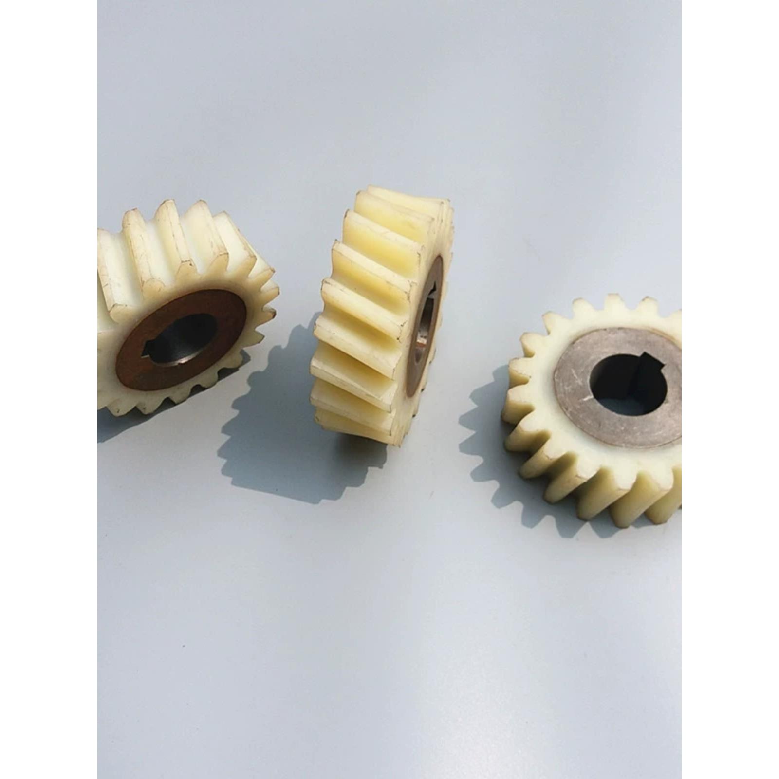 磨面粉机齿轮铁芯尼龙斜齿35磨40磨面粉机配件大全