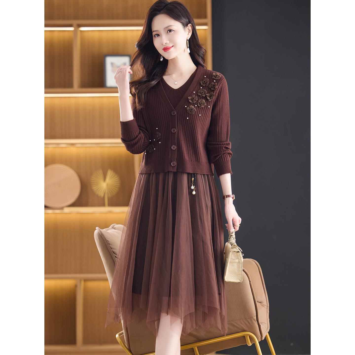 网纱针织连衣裙女两件套春秋季2025新款小个子妈妈毛衣打底套装裙