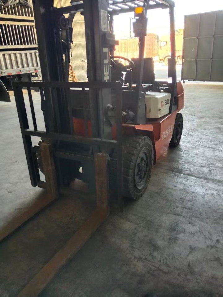 1月24日汕头委托资产处置合力叉车一台,载重3吨,性能完好网络拍卖公告