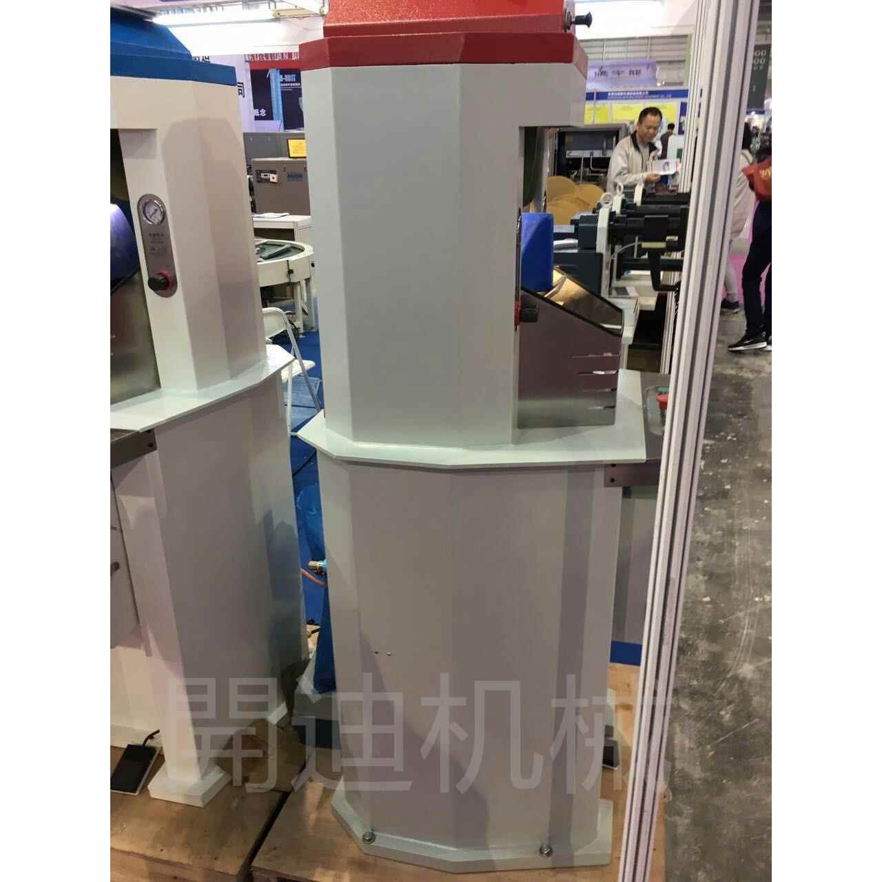 3D鞋面机鞋面翘度定型机型鞋面脚背除皱DL-8208-一烫平定型体定机