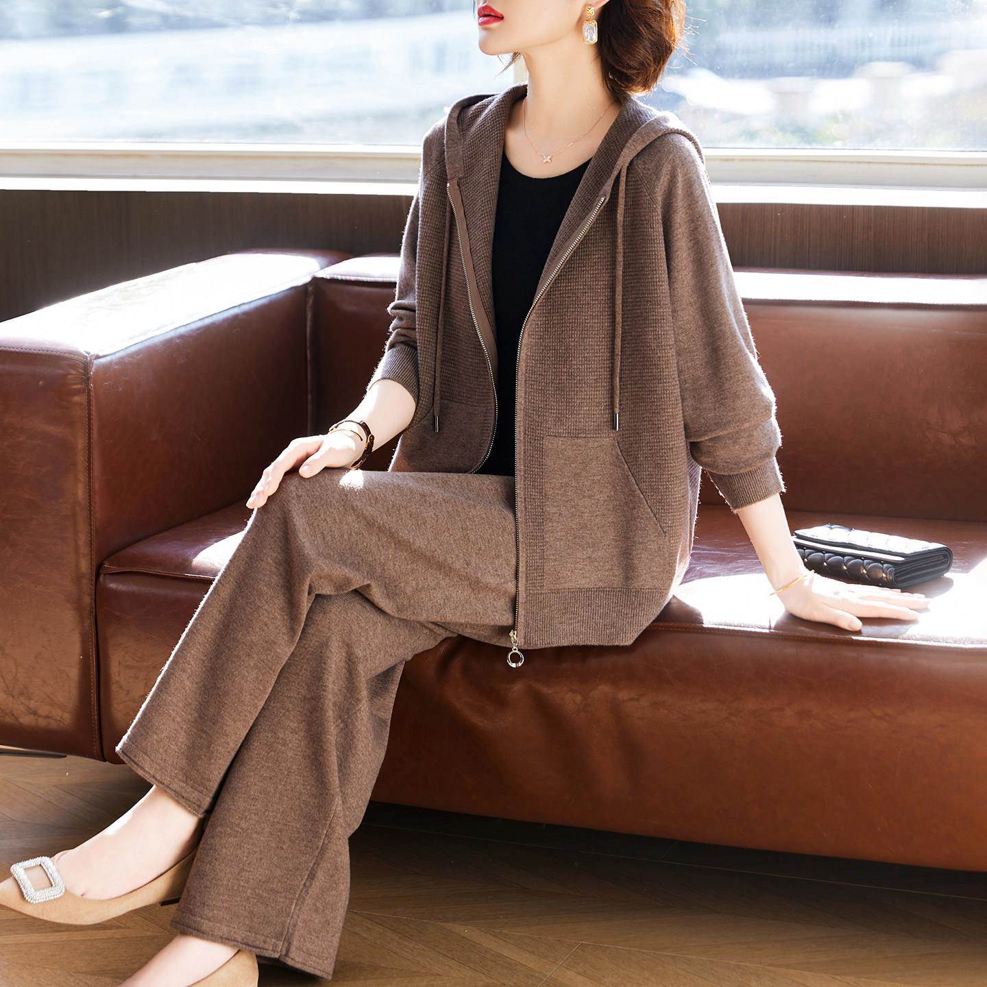 中年妈妈春秋季休闲运动服套装2026新款中老年女装卫衣开衫两件套
