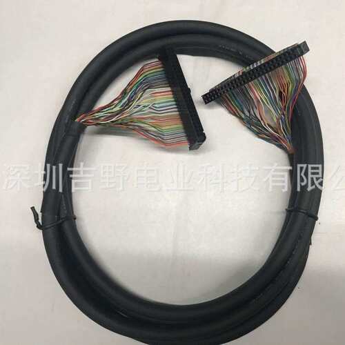 可编程控制器与伺服中继单元(XW2Z-100J-A33伺服单元电缆