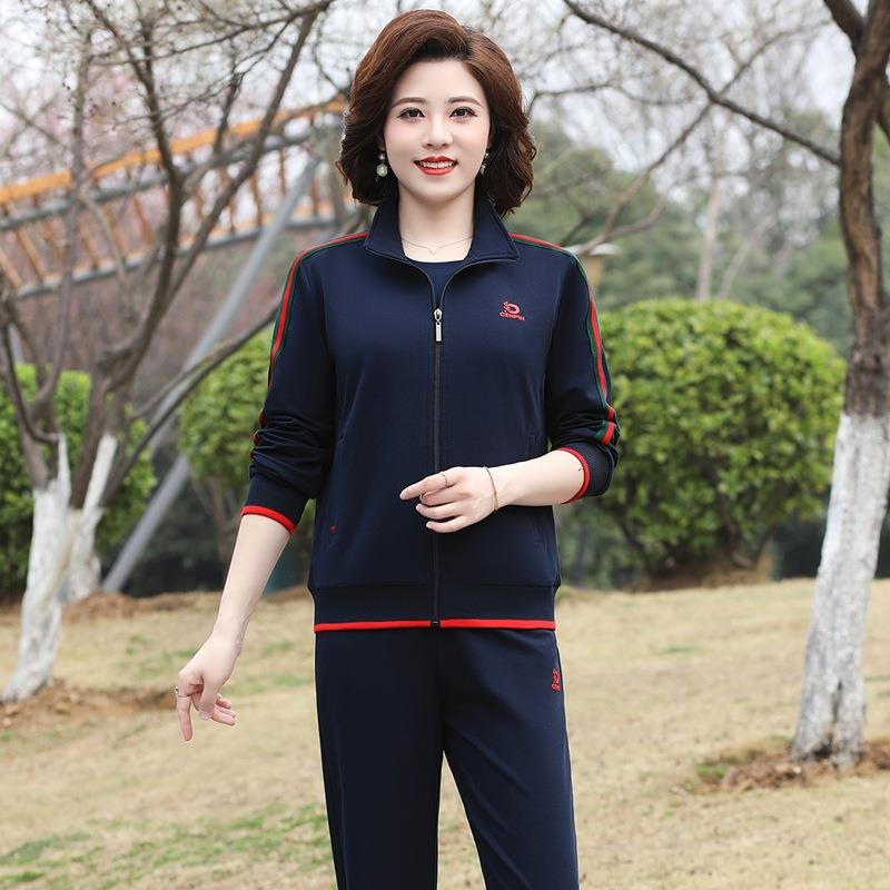 妈妈春秋休闲运动服中年女士秋装时尚减龄外穿中老年洋气三件套