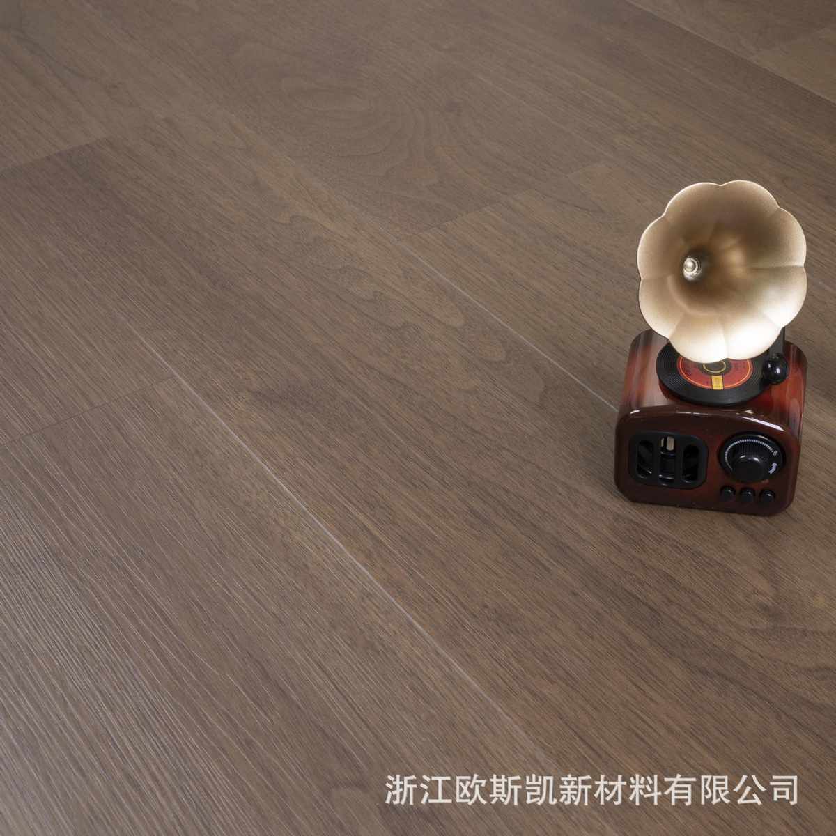 工厂定制现代简约风热卖spc地板石塑地板E0级1220*183*4.5mm