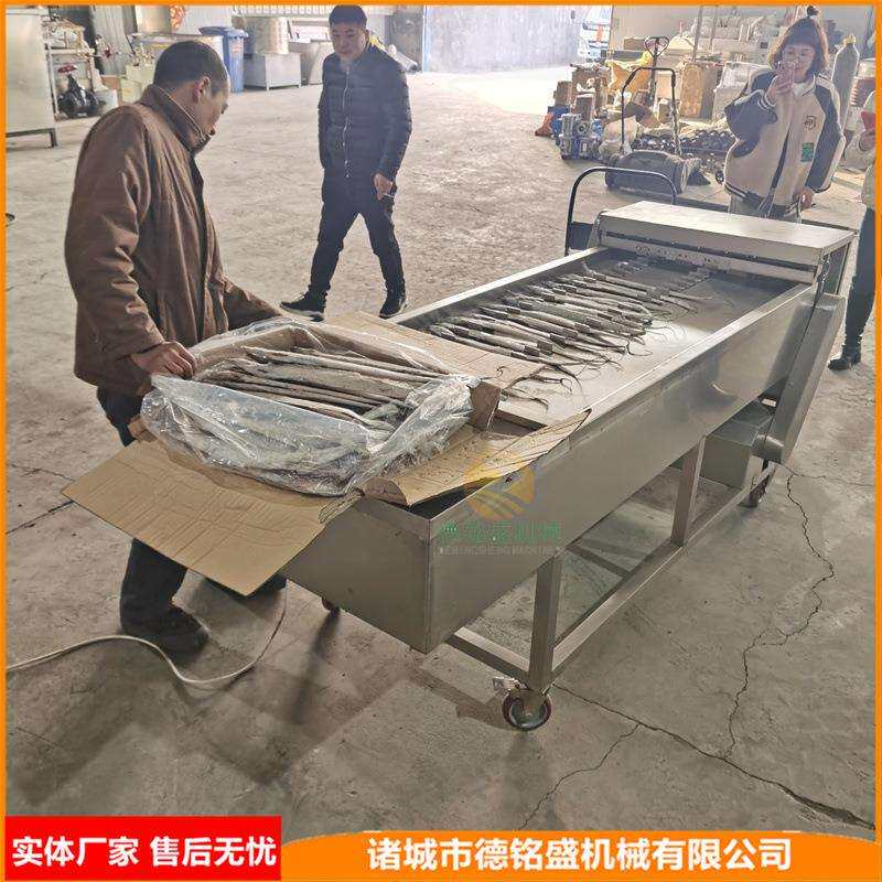 刀片不易磨损的冻鱼切割机 黄花鱼鲅鱼块挂冰流水线 刀鱼切段机