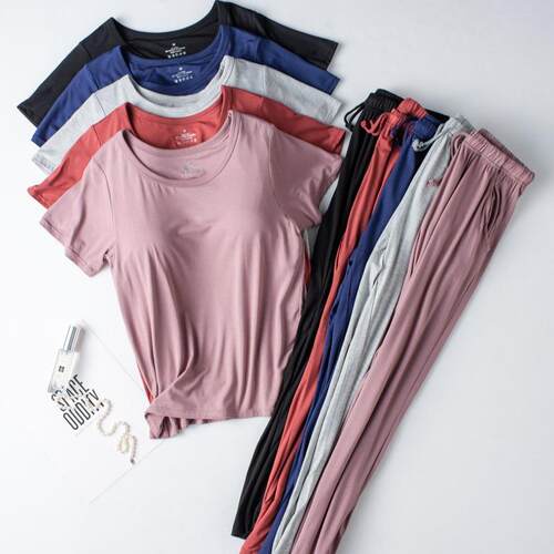 Sleepwear with chest cushion, short sleeved pants, home