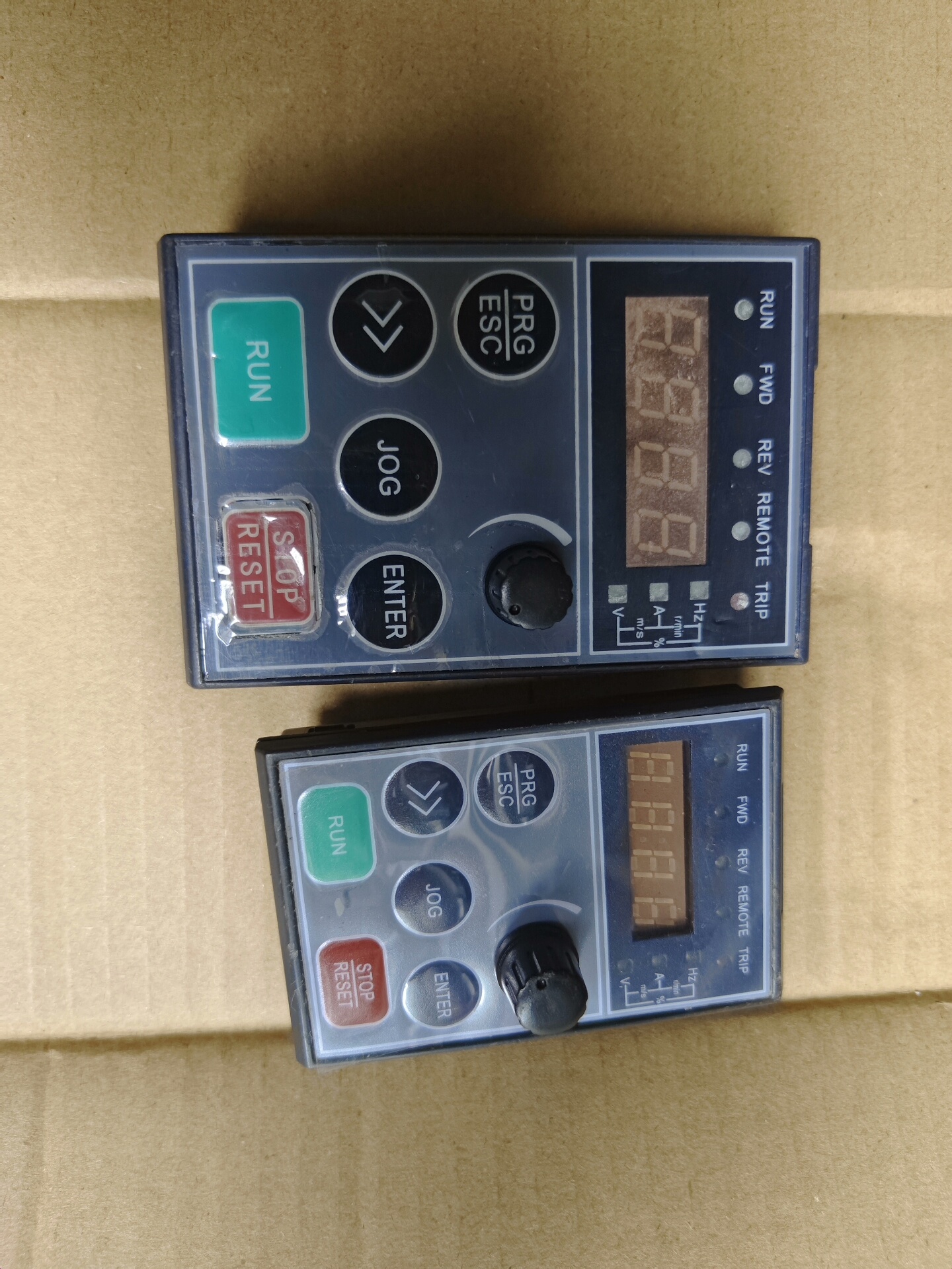 阿尔法变频器面板。6000E。大板120元。尺寸66X100