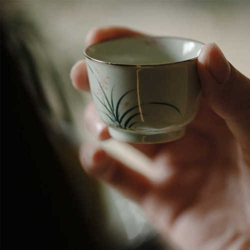 无落 果青釉下粉彩手绘幽兰知忆描银口小茶杯 功夫茶具品茗杯