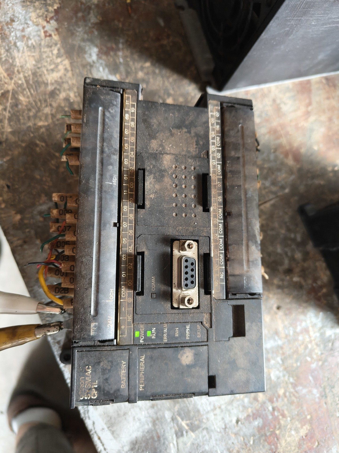 欧姆龙控制器CP1L-M40DT-D，原装拆机件，成色如图，