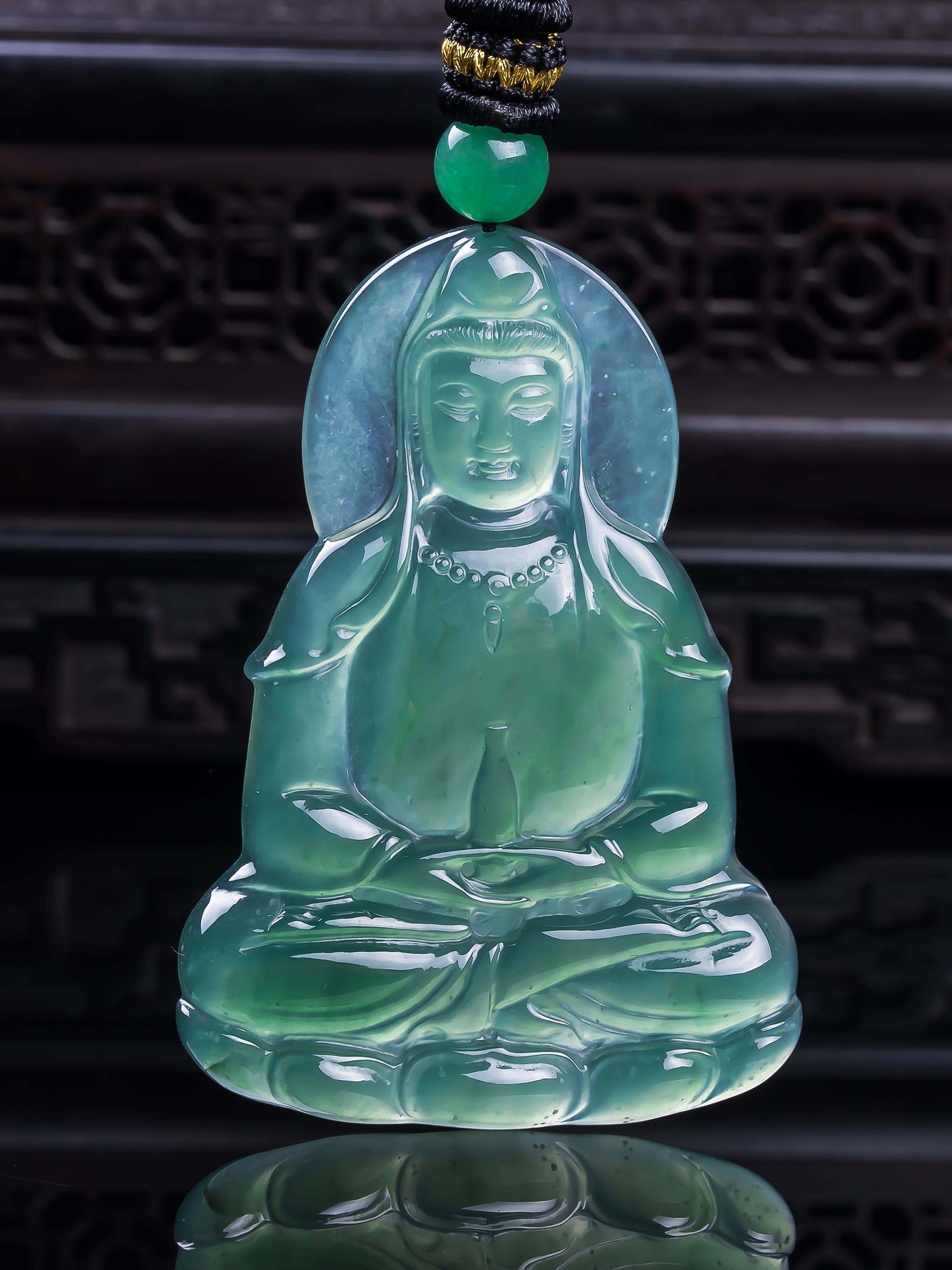 天然真品翡翠高冰种蓝水天空蓝满色高端精品闪拍观音玉吊坠25.15g
