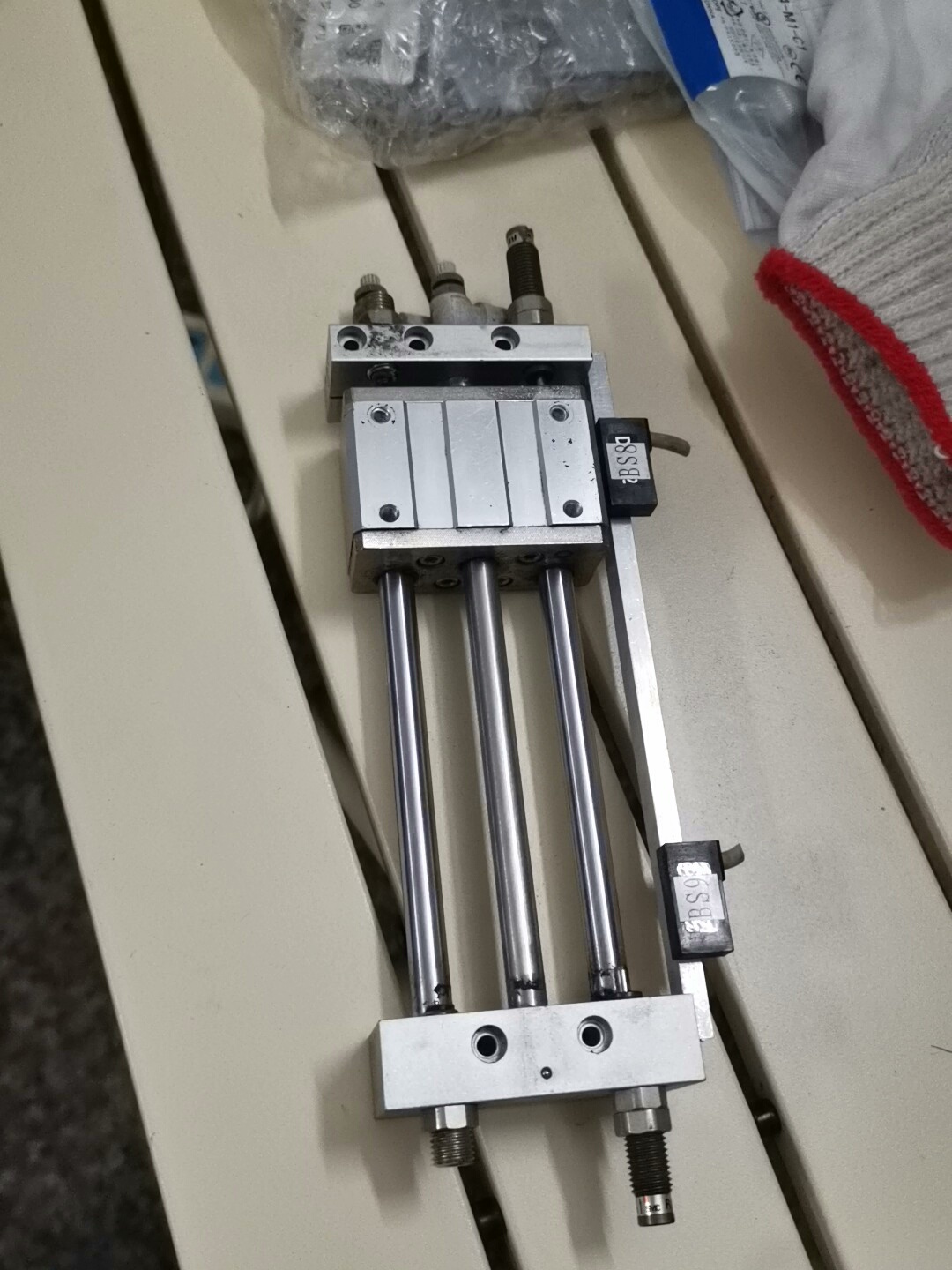 SMC无感气缸CY1L6H