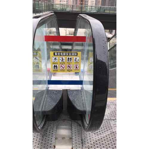 定制亚克力电梯自动扶梯中间挡板禁止攀爬PC板L型防阻挡装置标识