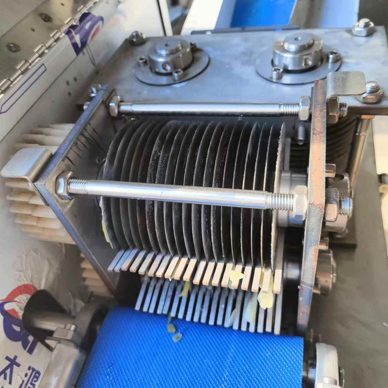 竹笋茭白切条机芦笋莴笋切丁机肉剁条机粗细可调胡萝卜白菜切丝机