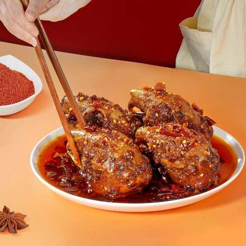 肖三婆四川成都双流特色美食麻辣冷吃兔老妈味兔头香辣手撕兔腿