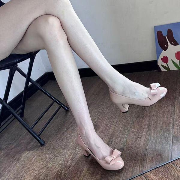 QVU~品牌专柜!圆头蝴蝶结高跟鞋欧美风法式粗跟浅口软面皮单鞋女