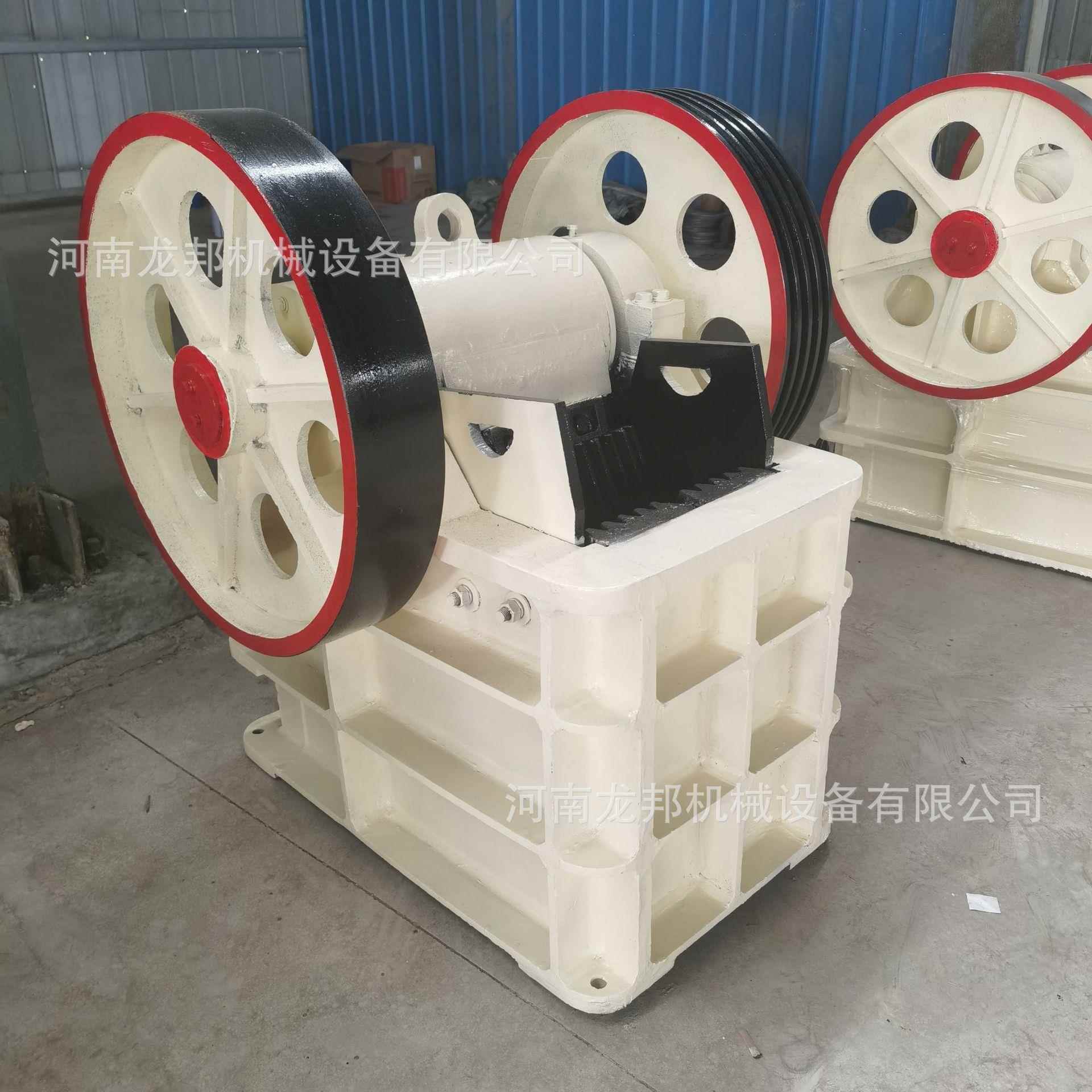 柴油动力移动颚式破碎站 鹅卵石破碎机经久耐用 柴油颚式破碎机