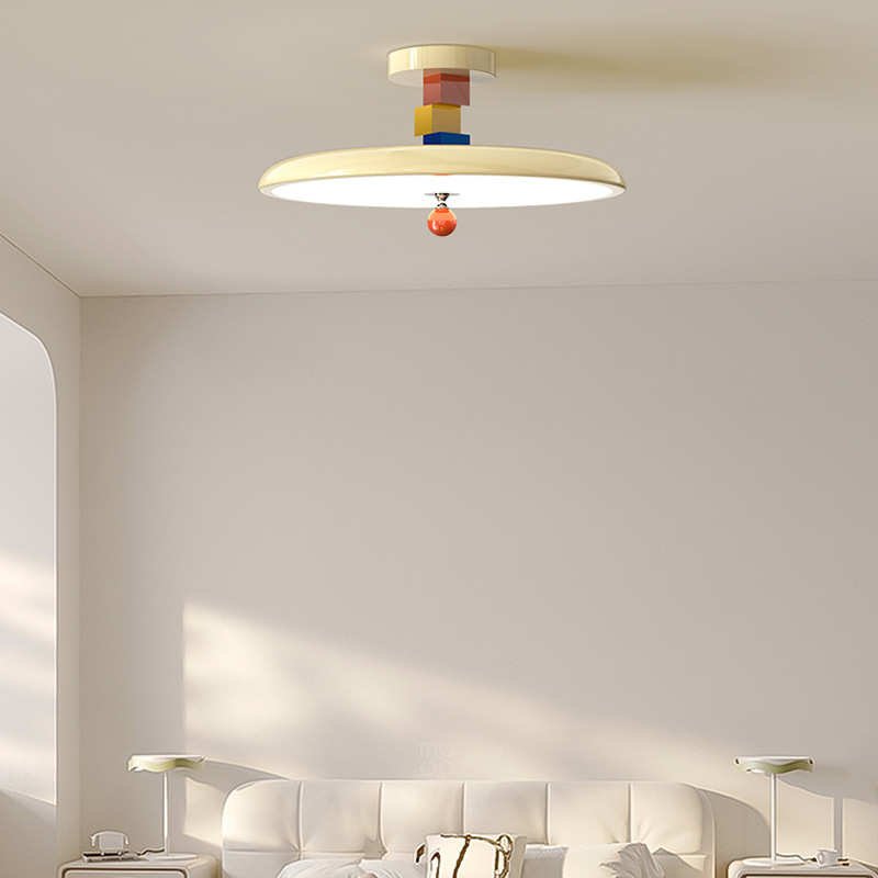 餐厅灯具儿童吊灯飞碟护眼灯吧台简餐桌2025吸顶灯极创意新款卧室