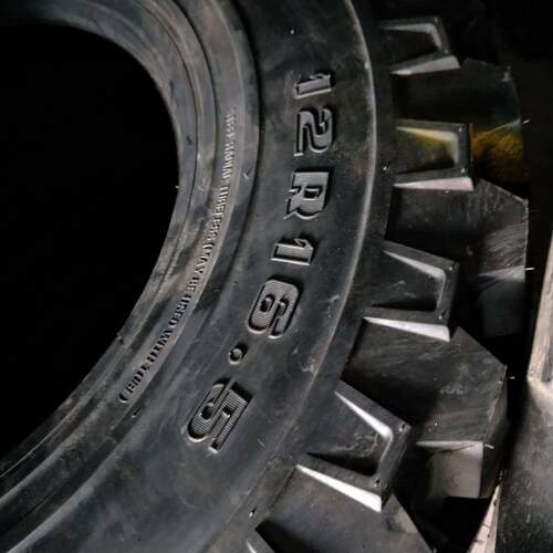 销售12R16.5 300/70R16.5 钢丝 工程机械轮胎 滑移装载机