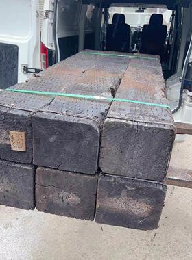 铁路枕木火车轨道油浸老旧木方造景吊车木枕钢材设备垫木园林防腐