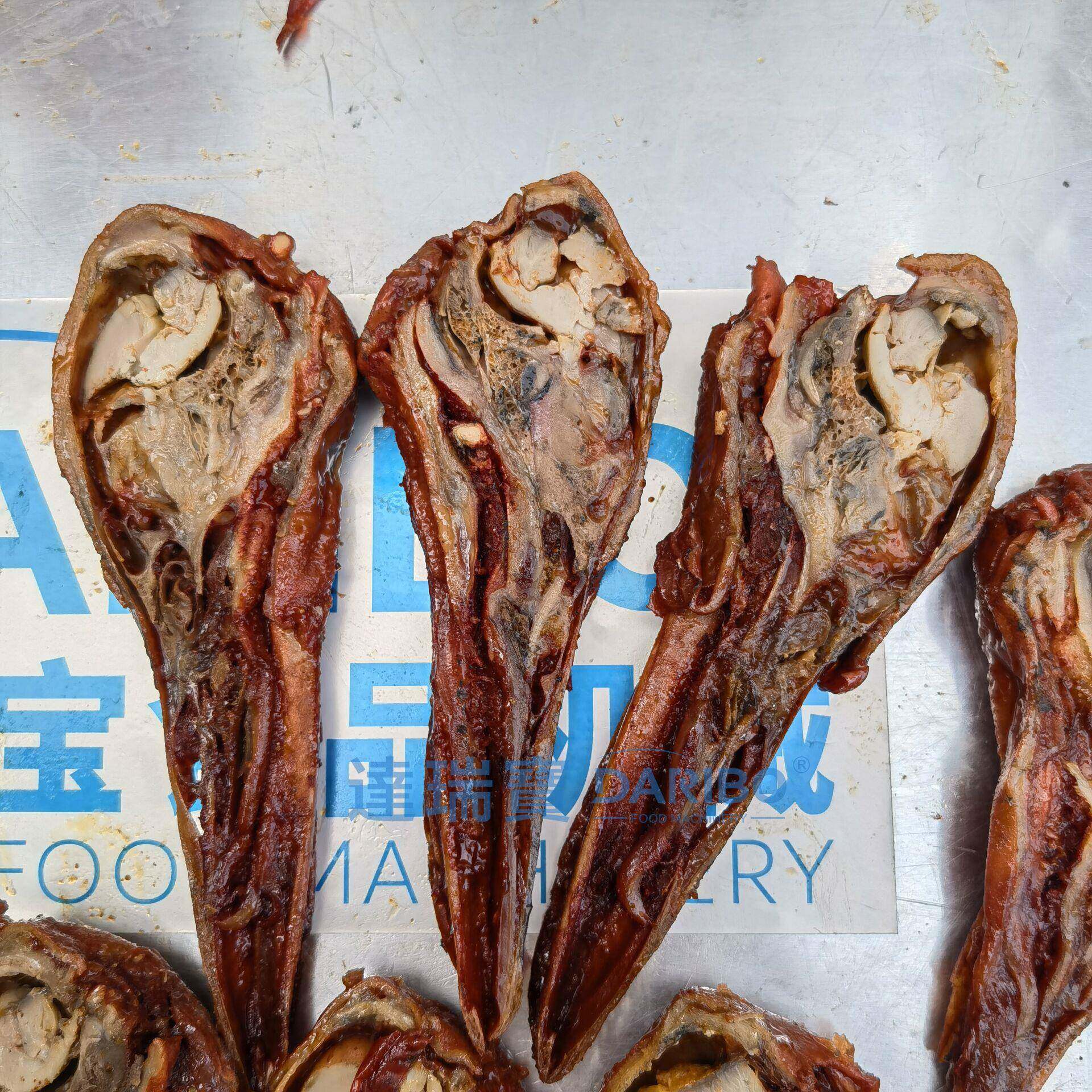 W分半机 鸭头切半机 鸡爪 切割机器 鱼切半机 猪喉骨分半机