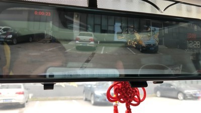 大家使用反馈凌度HS880行车记录仪怎么样，老铁诉说使用全过程