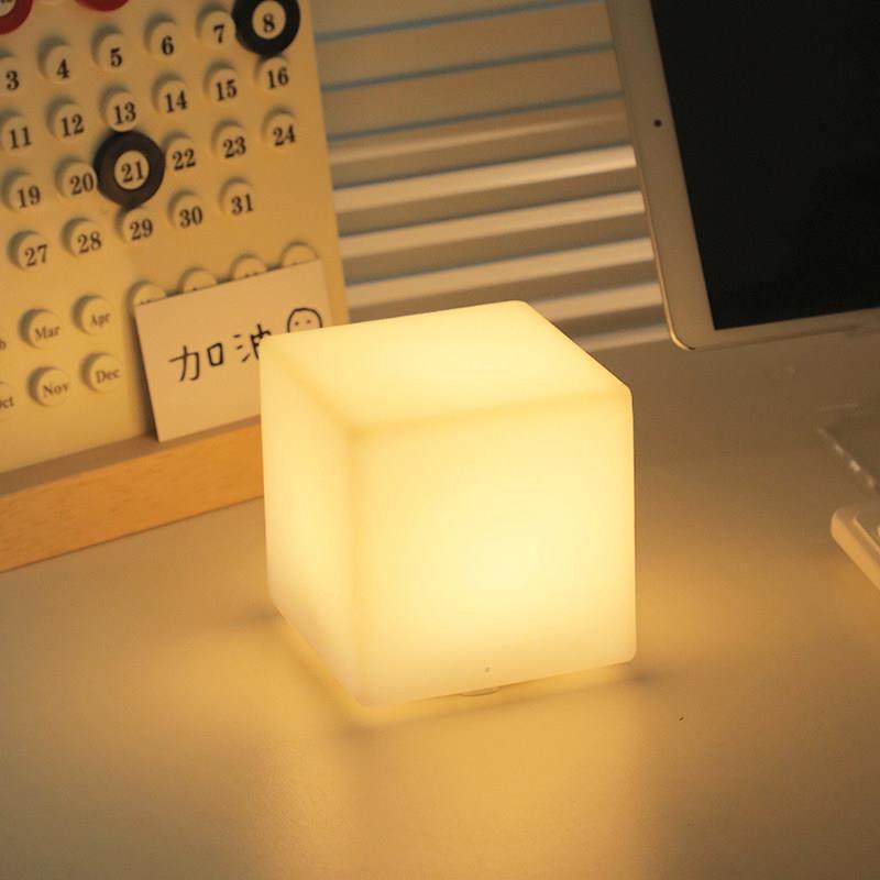 方形小夜灯卧室睡眠柔光床头温馨浪漫高级感桌面氛围装饰方块台灯