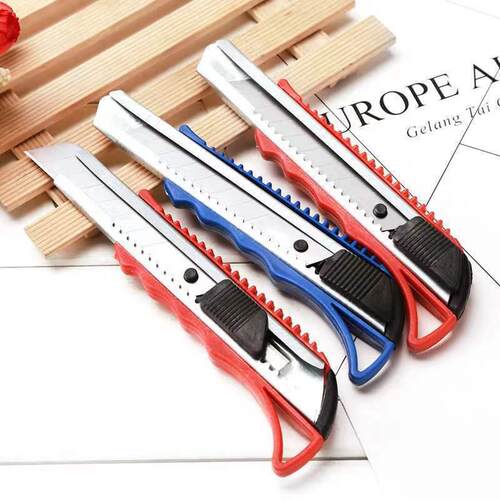Utility knife with thickened blades, stainless steel handle,