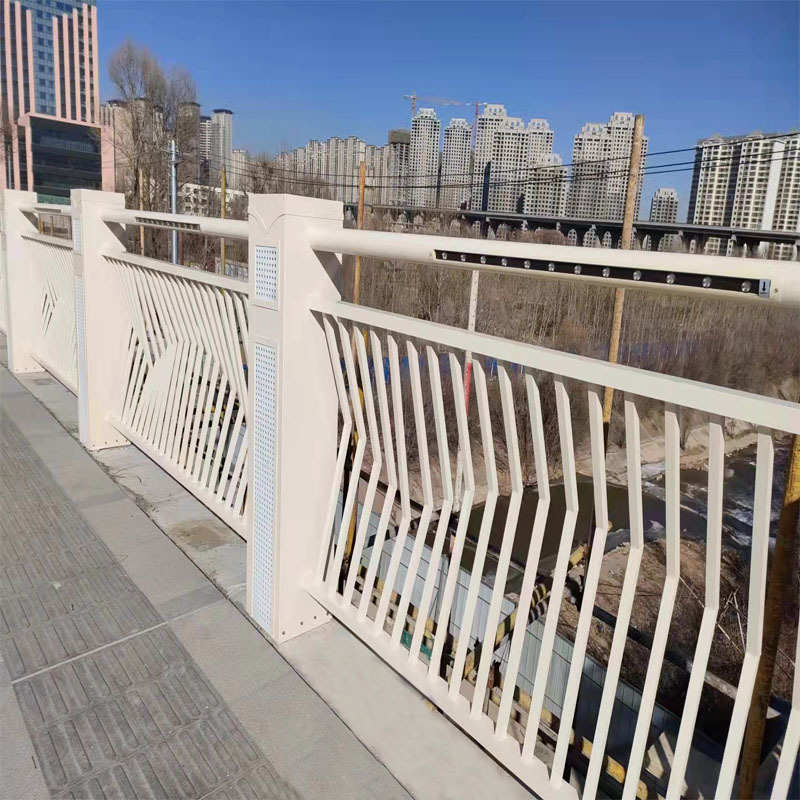管带桥梁河道梁钢大桥复合栏杆景观护栏铝合金直销防撞灯箱不锈钢