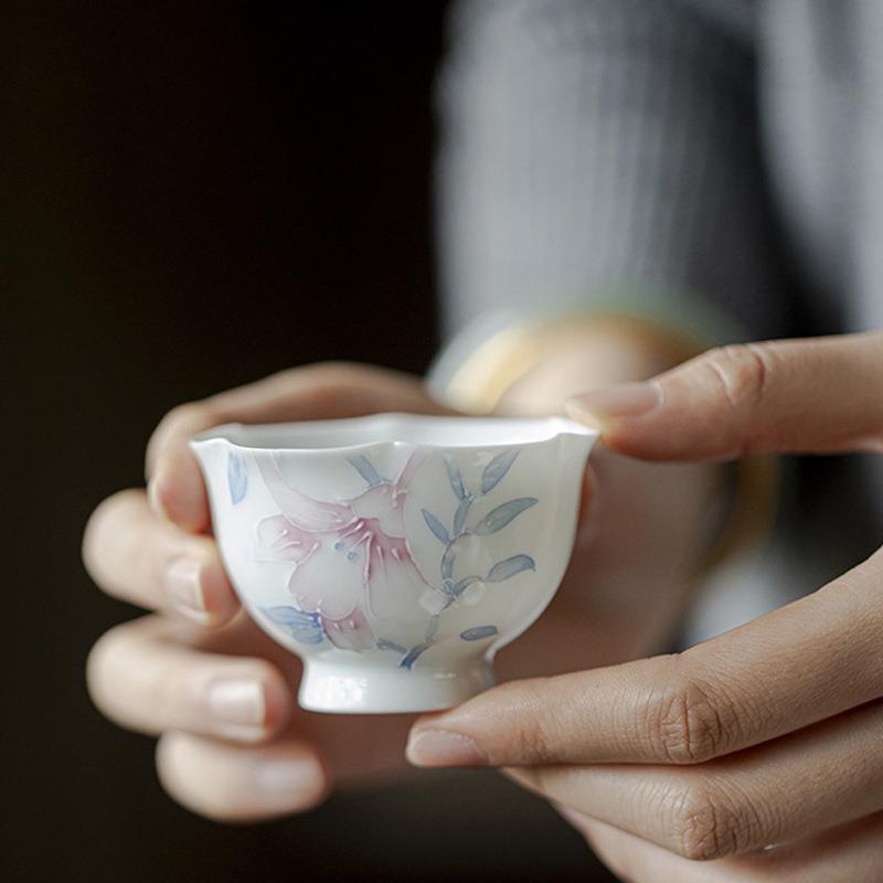 有田烧纯手绘主人杯花口女士茶具釉下彩百合品茗杯日式喝茶杯