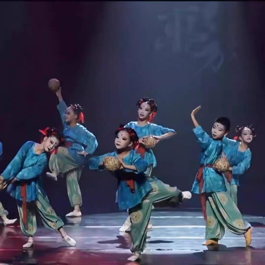 新款少儿古典舞蹴鞠乐舞蹈演出服男女童汉服古风唐装古装圆领袍服