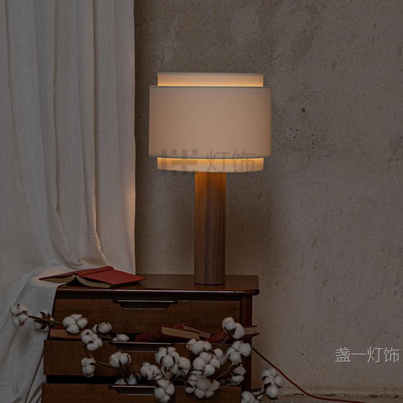 设计师中古创意简约客厅卧室台灯书桌灯玄关样板间装饰氛围灯